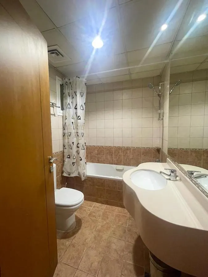 Apartment Lovely 2Br Al Deyafa Dubai